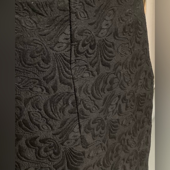 Forever 21 black Brocade Mini Skirt w Gold Zipper Size 29 - Picture 6 of 9